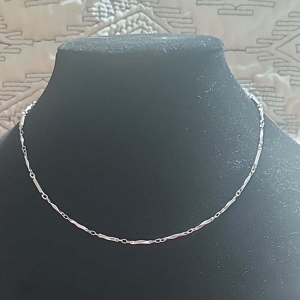 Minimalist Silver Necklace with Dainty Chain